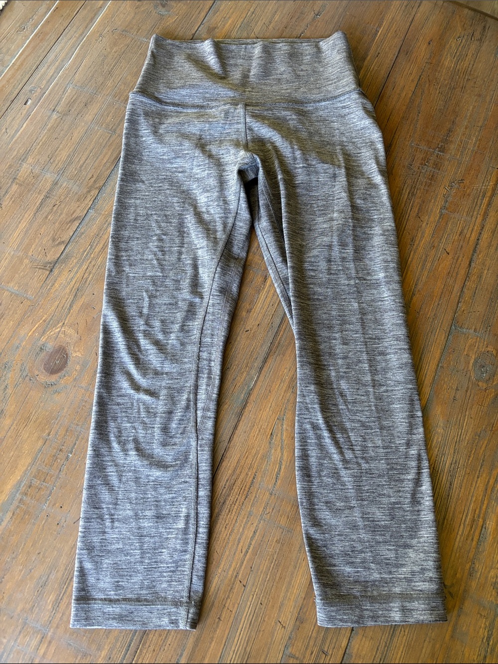 Lululemon size 4 gray 30” leggings - Picture 2 of 16